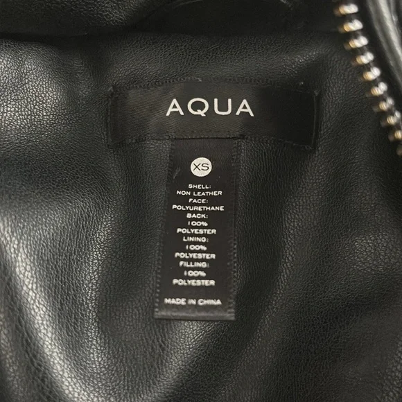 Aqua Women’s Faux Leather Short Puffer Coat size XS - Picture 8 of 8